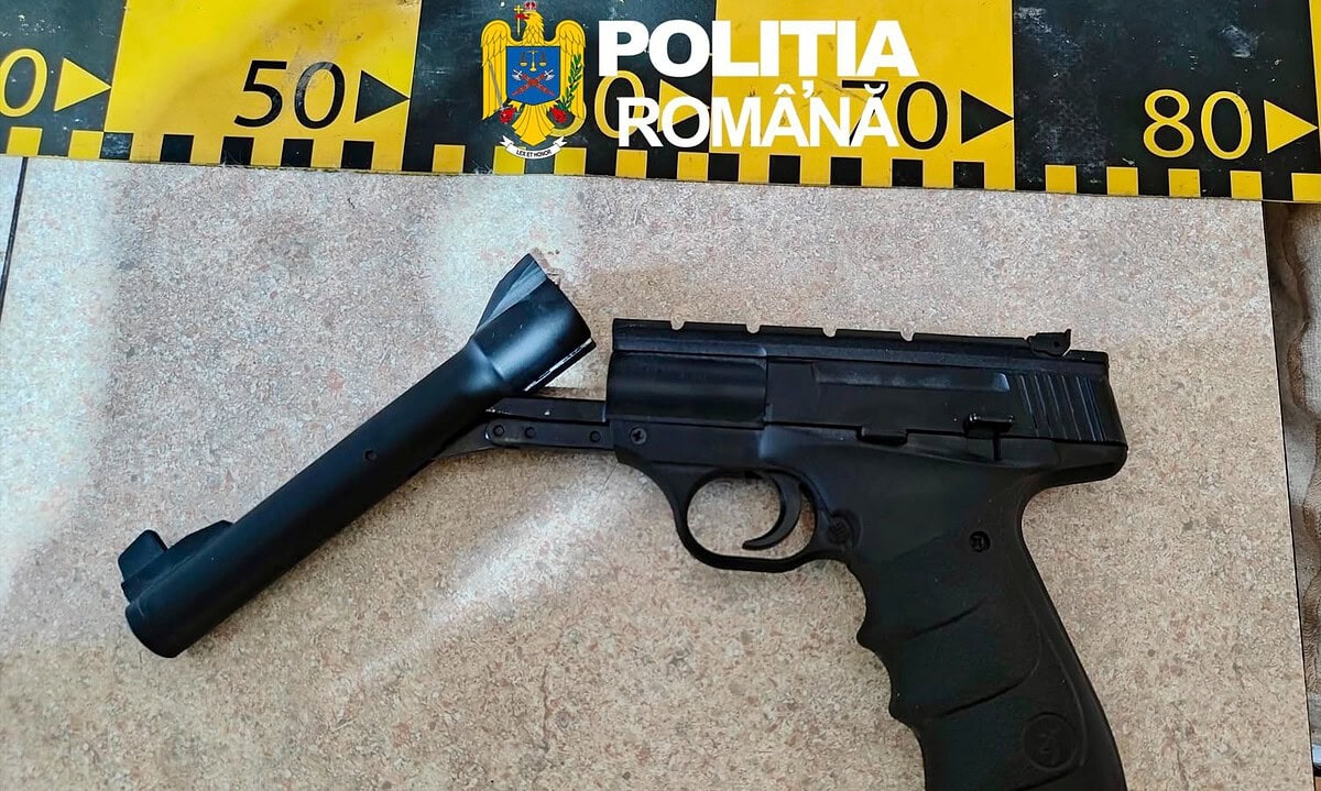Acțiune de amploare a polițiștilor în 22 de județe împotriva traficului ilegal de arme din Ungaria